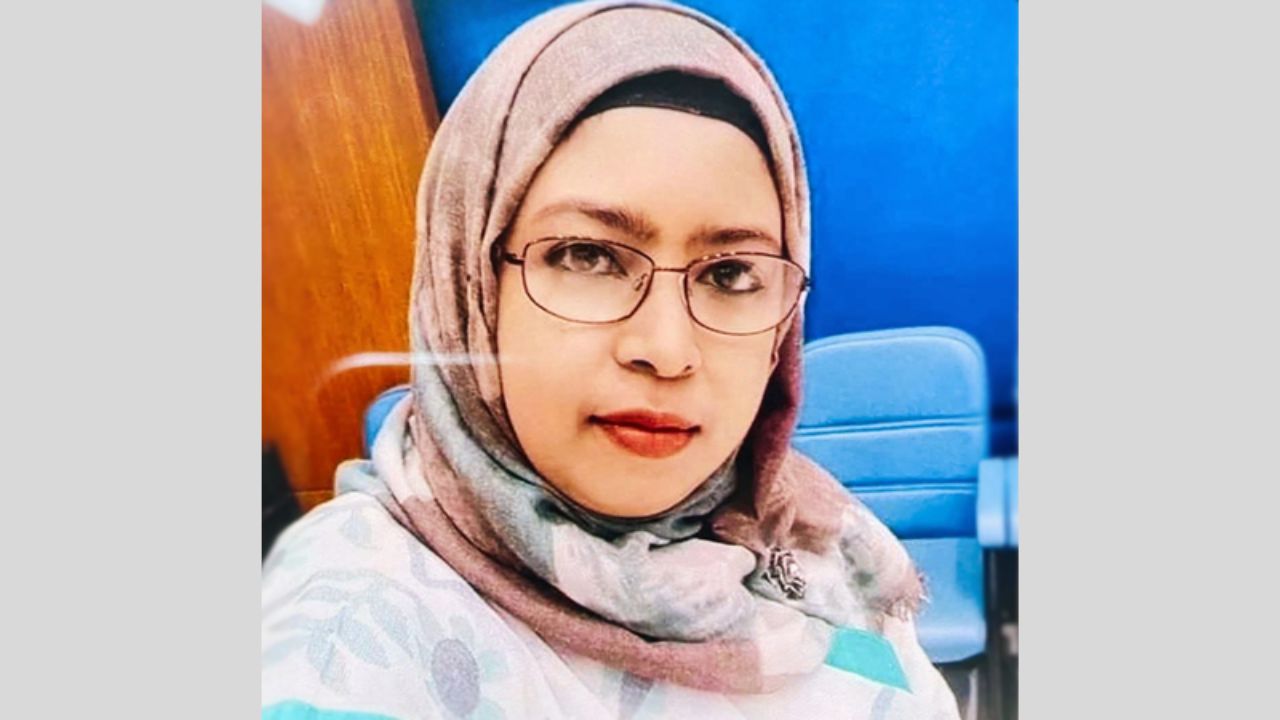 নওগাঁর নতুন ডিসি মনিরা হক